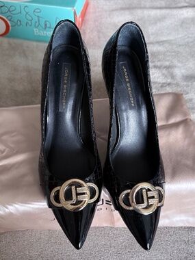 Designed by renowned Brazilian designer Jorge Bischoff of São Paulo, Brazil shoe